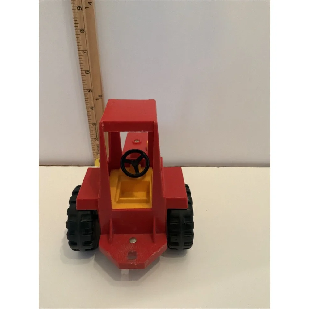 VINTAGE 1980 Fisher Price #331 HUSKY HELPER Red Tractor Farm Toy‎ COOL